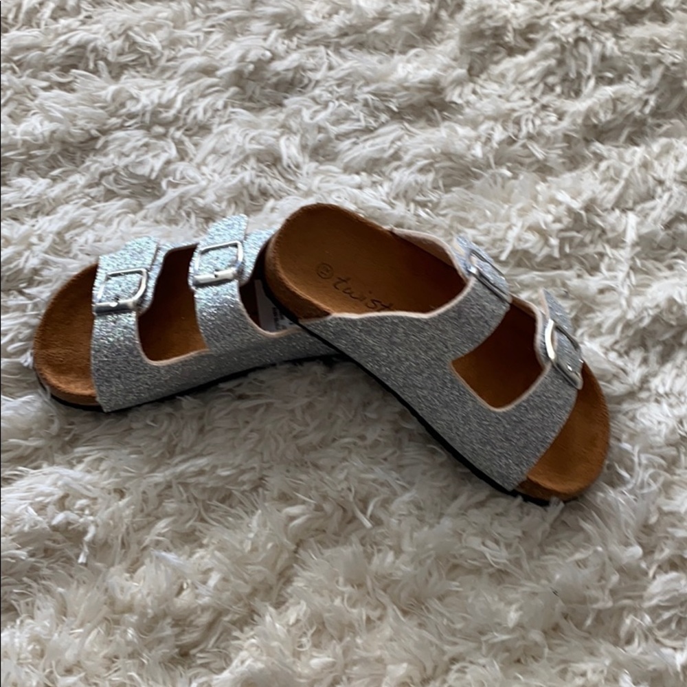 Girl’s glitter slide sandal